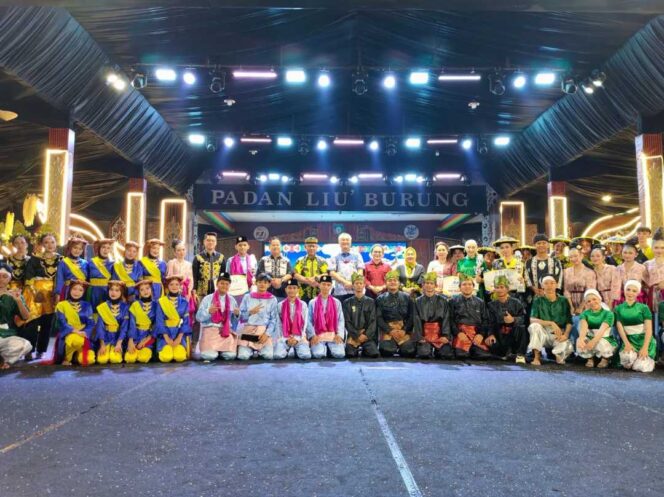 
 Hari Keua: Bupati Wempi Apresiasi Lomba Tarian Pesisir di HUT Ke-27 dan IRAU Ke-12 Kabupaten Malinau Tahun 2026