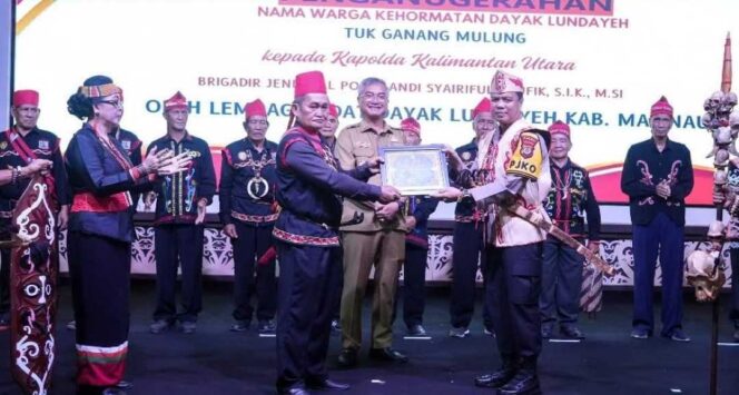 
 Kapolda Kaltara Dianugerahi Nama Kehormatan Adat Dayak Lundayeh”Tuk Ganang Mulung”