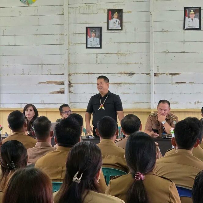 
 Sekda Malinau Berikan Arahan Kepada ASN Se-Kecamatan Kayan Selatan