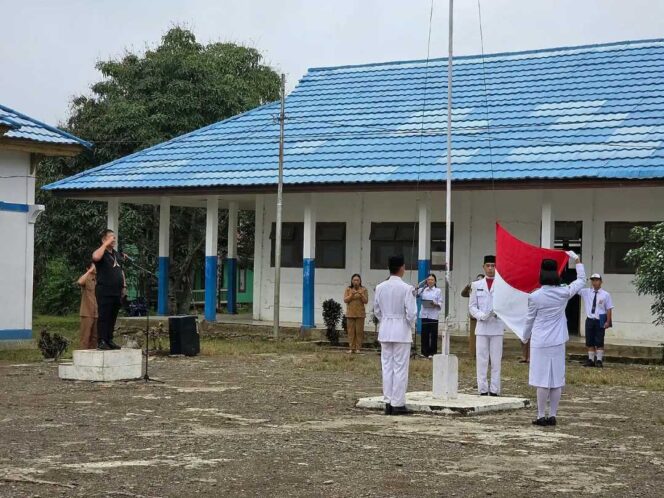 
 Sekda Malinau Jadi Irup Peringatan Hari Guru Sedunia di Long Apung