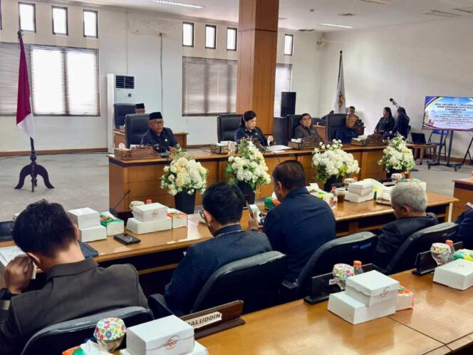 
 Wabup Jakaria Hadiri Paripurna Pandangan Umum Fraksi DPRD Terhadap RAPBD 2027