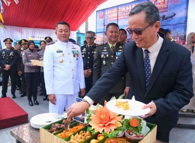 
 Hikmat dan Meriah, Upacara HUT TNI yang Ke 81 Digelar di Alun Alun Kota Nunukan